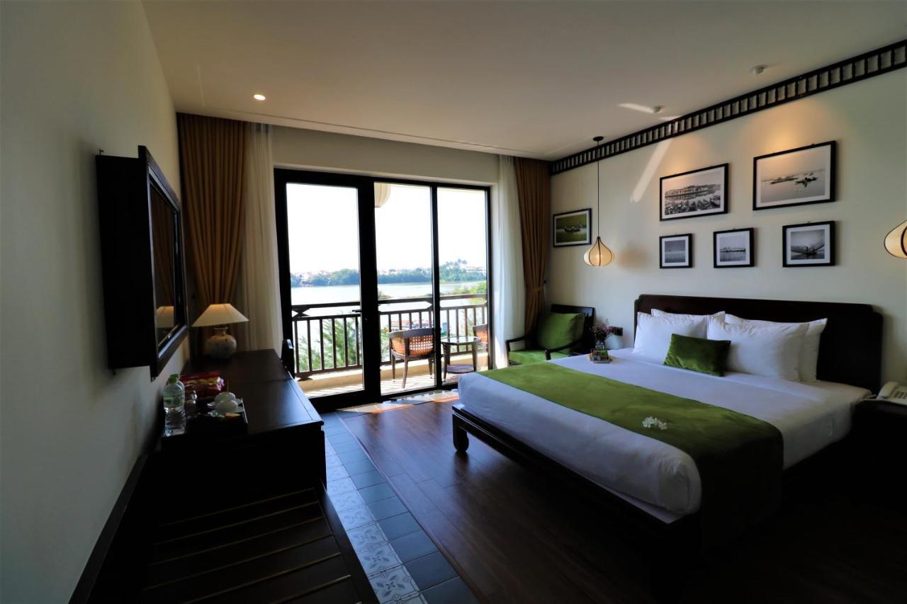 Deluxe Family Room Balcony River View